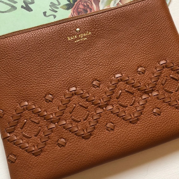 ❤️1 HOUR SALE❤️🎉HP🎉KS Gia Flynn street pouch - Picture 6 of 7